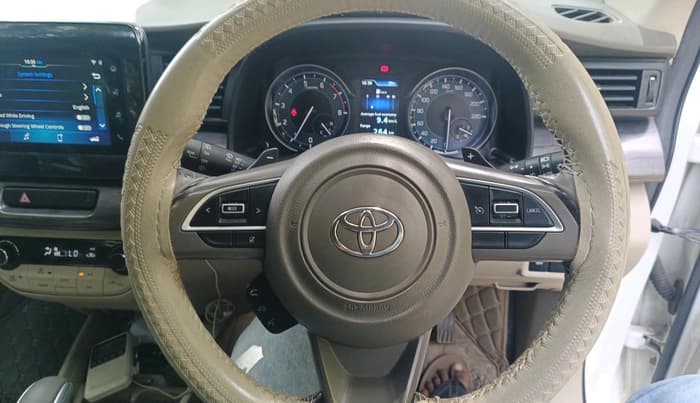 2024 Toyota RUMION V AT , Petrol, Automatic, 33,902 km, interior