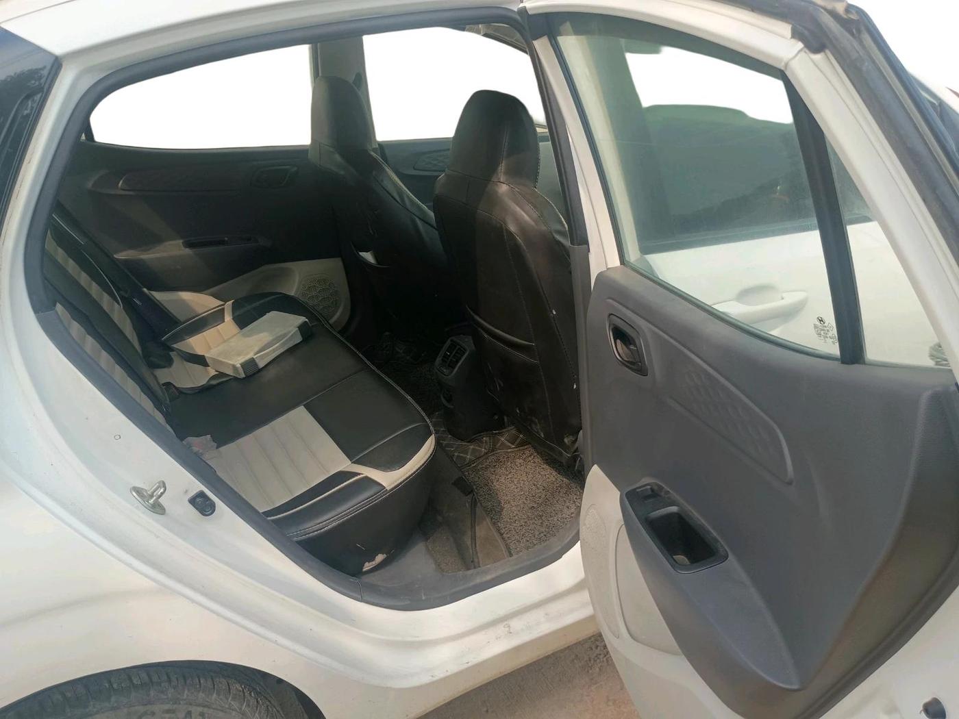 2022 Hyundai AURA S 1.2 CNG, CNG, Manual, 22,785 km, interior