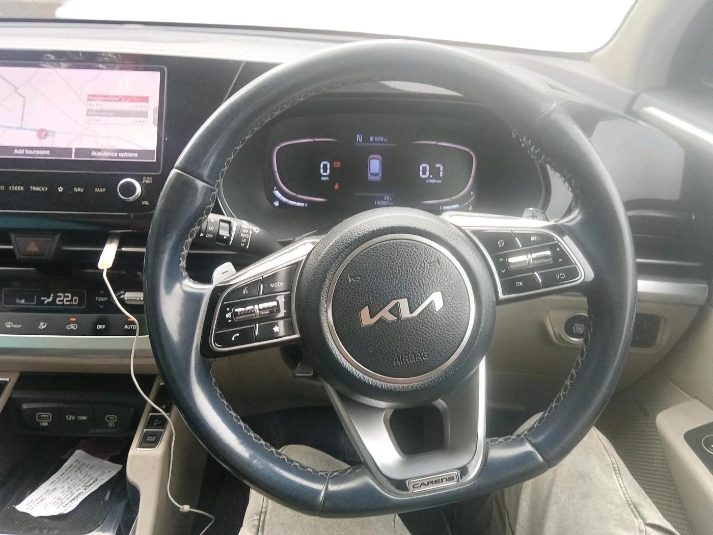 2022 KIA CARENS LUXURY PLUS 1.5 DIESEL AT 6 STR, Diesel, Automatic, 1,50,987 km, interior