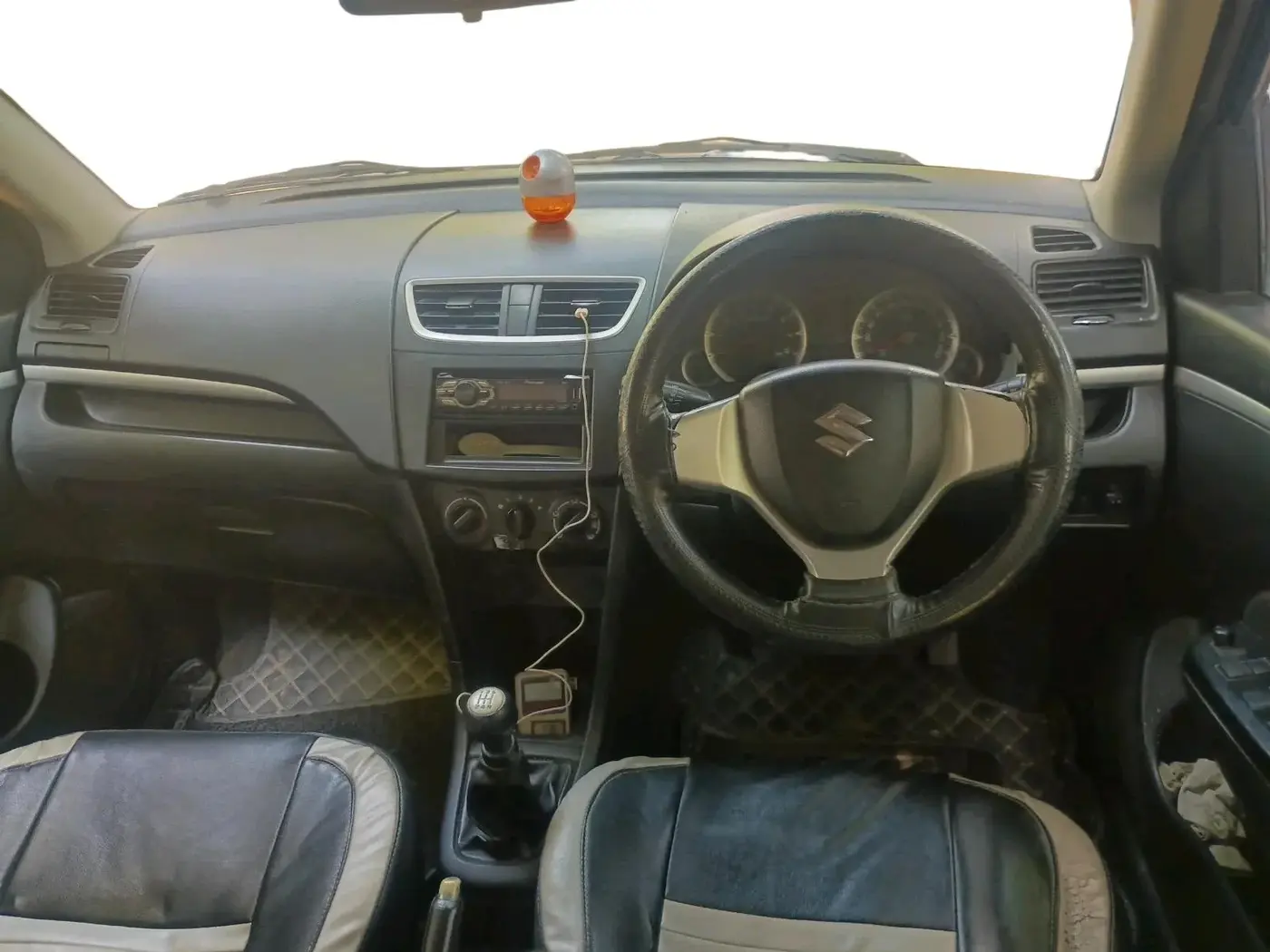 2011 Maruti Swift VXI, Petrol, Manual, 1,06,253 km, interior
