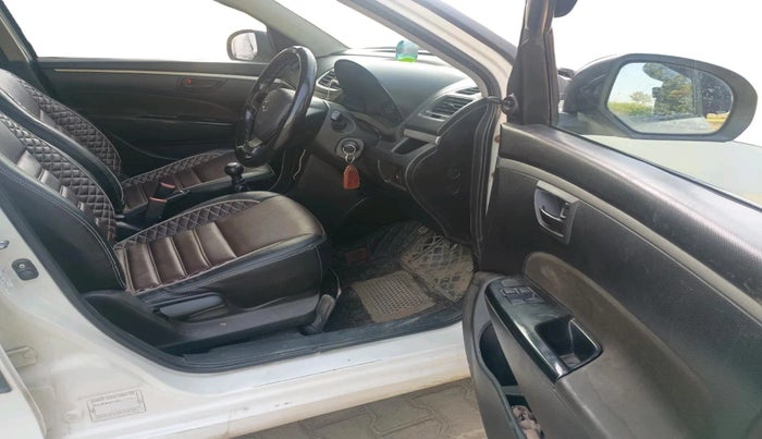 2017 Maruti Swift LXI (O), CNG, Manual, 77,287 km, interior