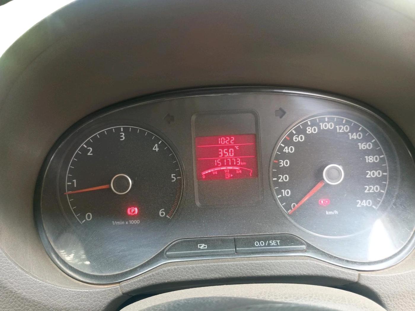 2013 Volkswagen Vento HIGHLINE DIESEL 1.6, Diesel, Manual, 1,51,773 km, interior