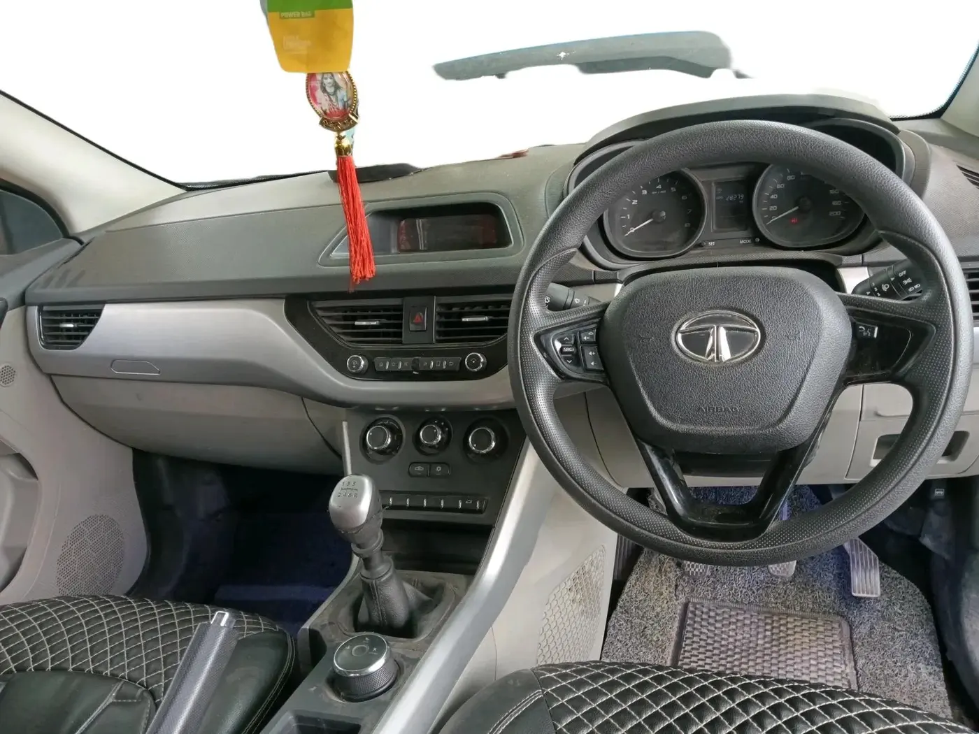 2019 Tata NEXON XM DIESEL, Diesel, Manual, 28,279 km, interior
