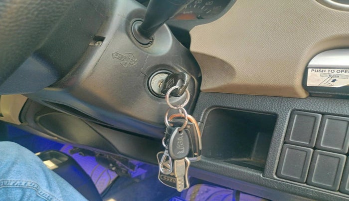 2015 Maruti Wagon R 1.0 LXI, Petrol, Manual, 94,513 km, interior