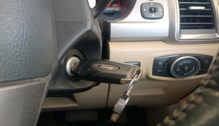 2016 Ford Endeavour TITANIUM 3.2 4X4 AT, Diesel, Automatic, 95,421 km, interior