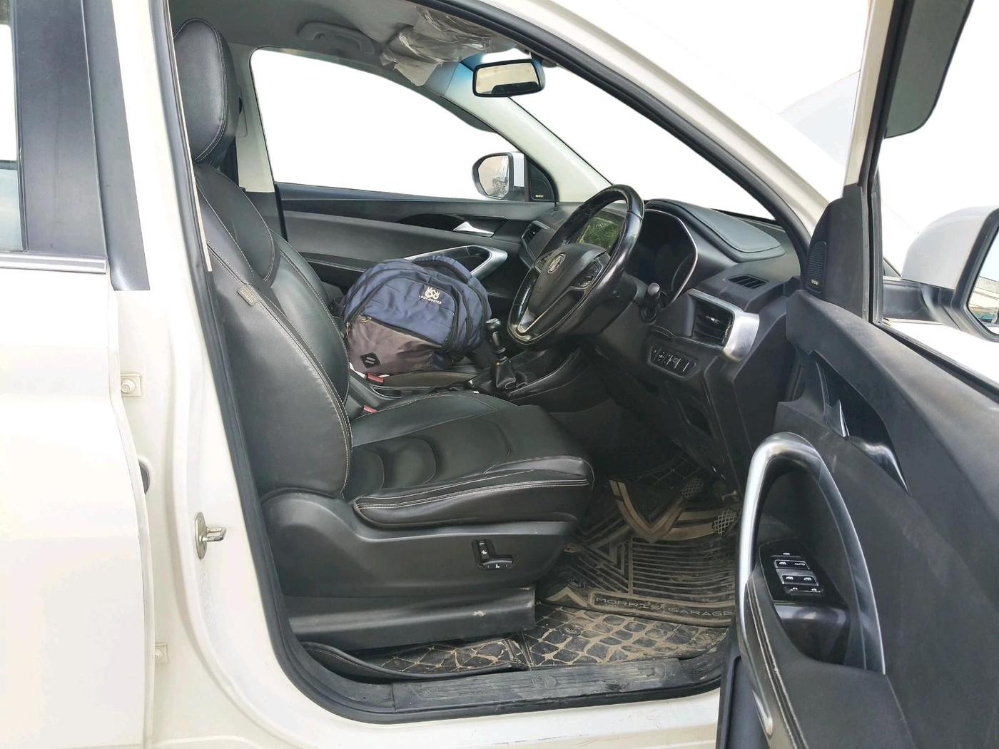 2019 MG HECTOR SMART HYBRID 1.5 PETROL, Petrol, Manual, 43,837 km, interior
