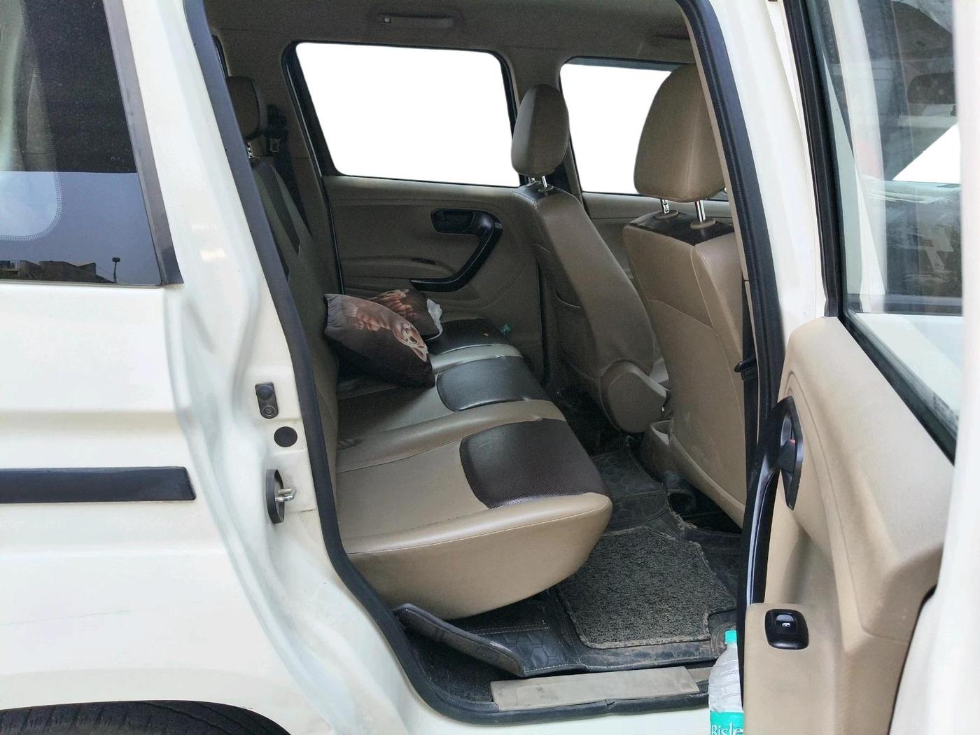 2024 Mahindra BOLERO NEO N 4, Diesel, Manual, 68,430 km, interior