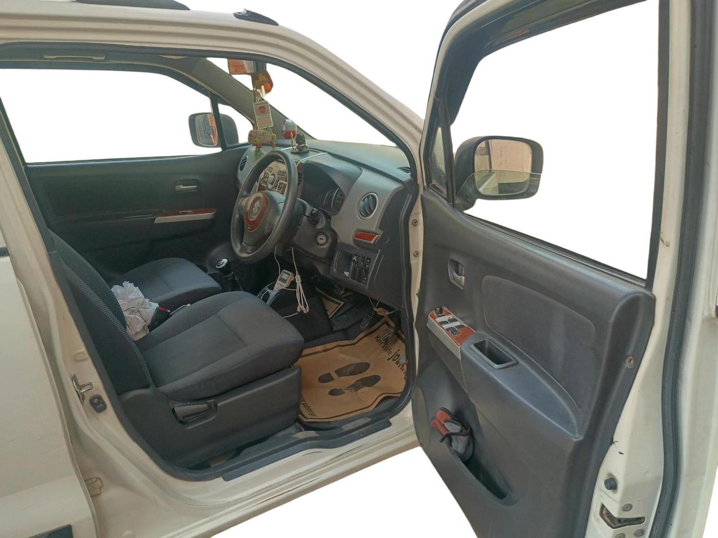 2012 Maruti Wagon R 1.0 VXI, Petrol, Manual, 1,24,531 km, interior