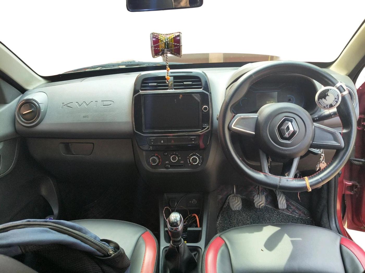 2020 Renault Kwid RXT 1.0 (O), Petrol, Manual, 36,537 km, interior