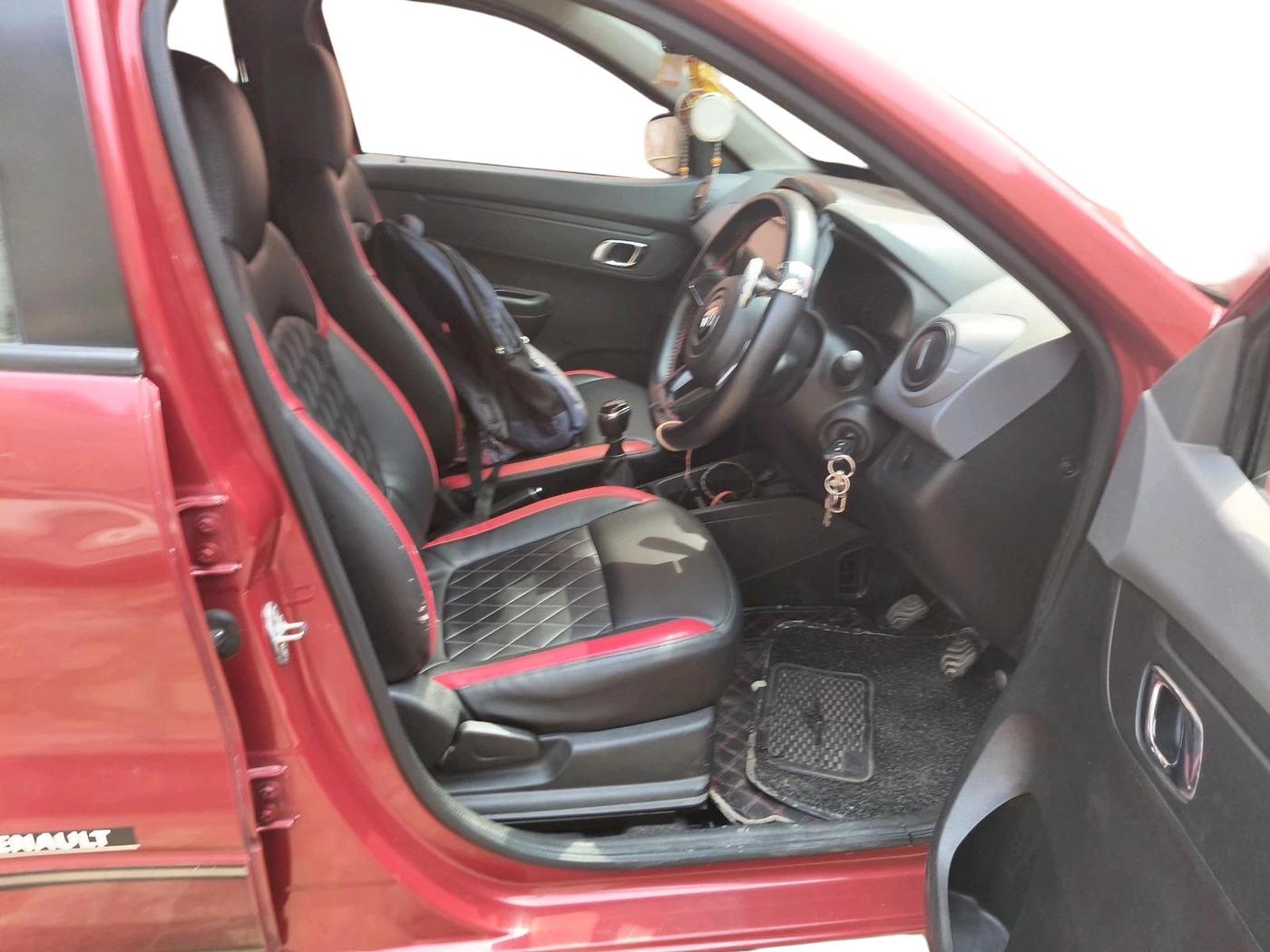 2020 Renault Kwid RXT 1.0 (O), Petrol, Manual, 36,537 km, interior