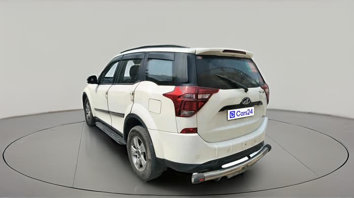 2021 Mahindra XUV500 W7, Diesel, Manual, 94,449 km, exterior