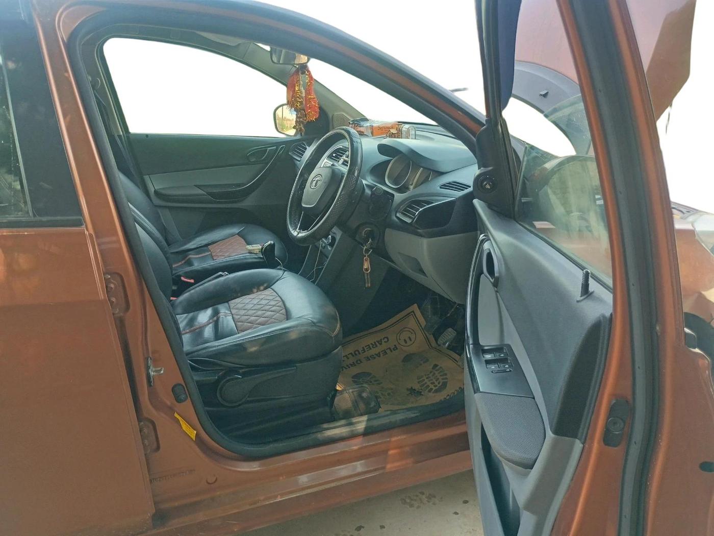 2017 Tata Tiago XT PETROL, Petrol, Manual, 93,518 km, interior