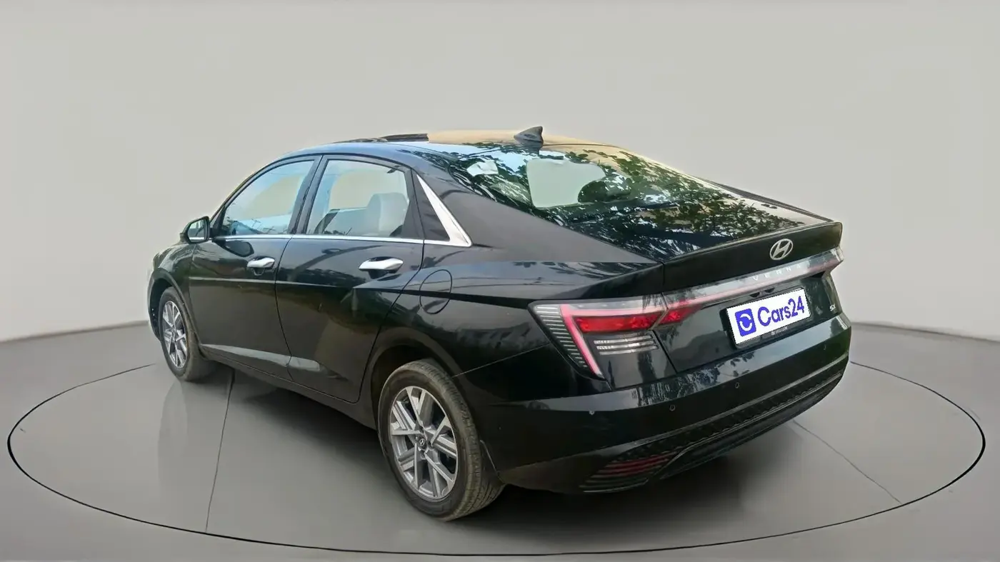 2023 Hyundai Verna  SX 1.5 MPI IVT, Petrol, Automatic, 31,976 km, exterior