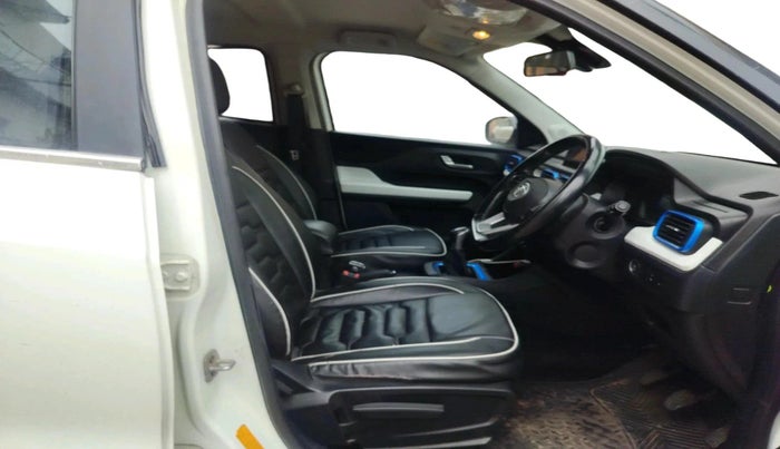 2021 Tata PUNCH CREATIVE  1.2 RTN DUAL TONE, Petrol, Manual, 1,11,643 km, interior