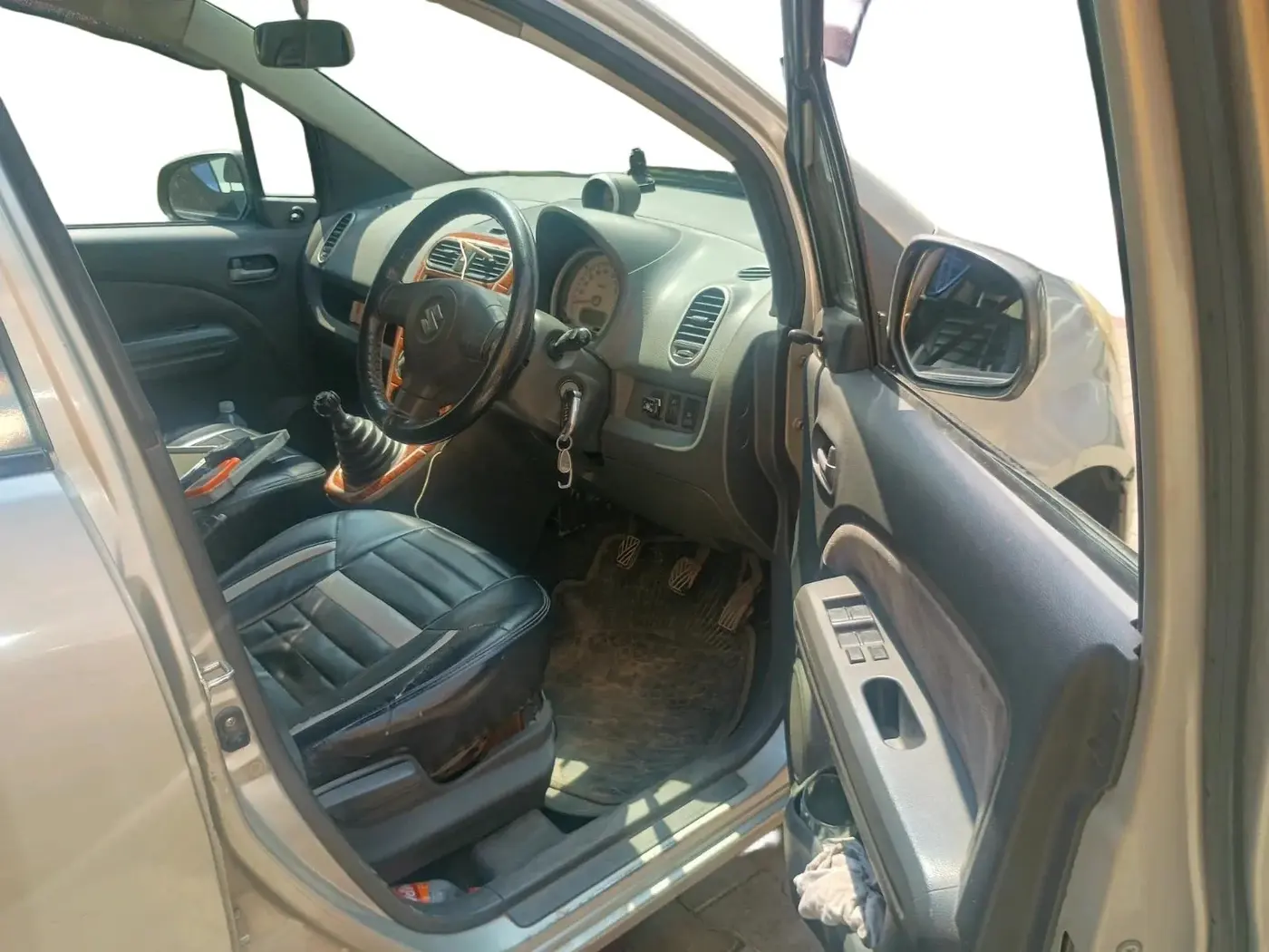 2011 Maruti Ritz VXI, CNG, Manual, 1,27,459 km, interior