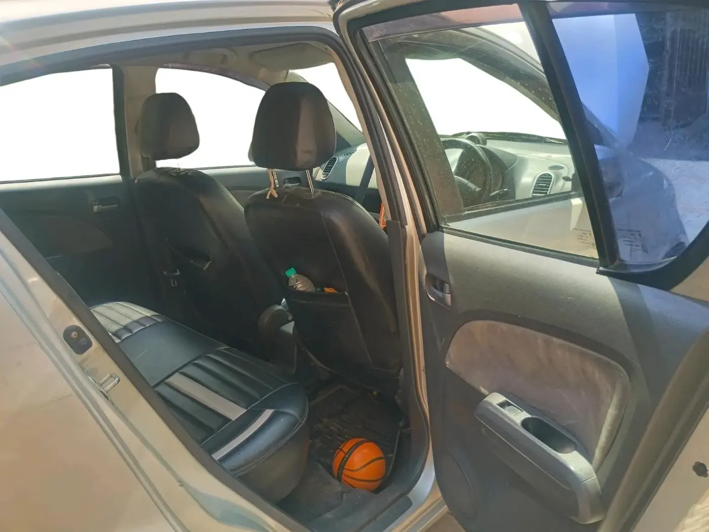 2011 Maruti Ritz VXI, CNG, Manual, 1,27,459 km, interior
