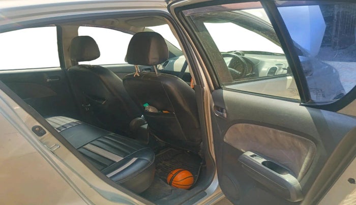 2011 Maruti Ritz VXI, CNG, Manual, 1,27,459 km, interior