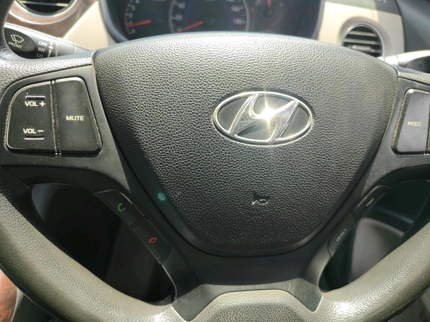 2015 Hyundai Grand i10 SPORTZ 1.2 KAPPA VTVT, CNG, Manual, 74,605 km, interior