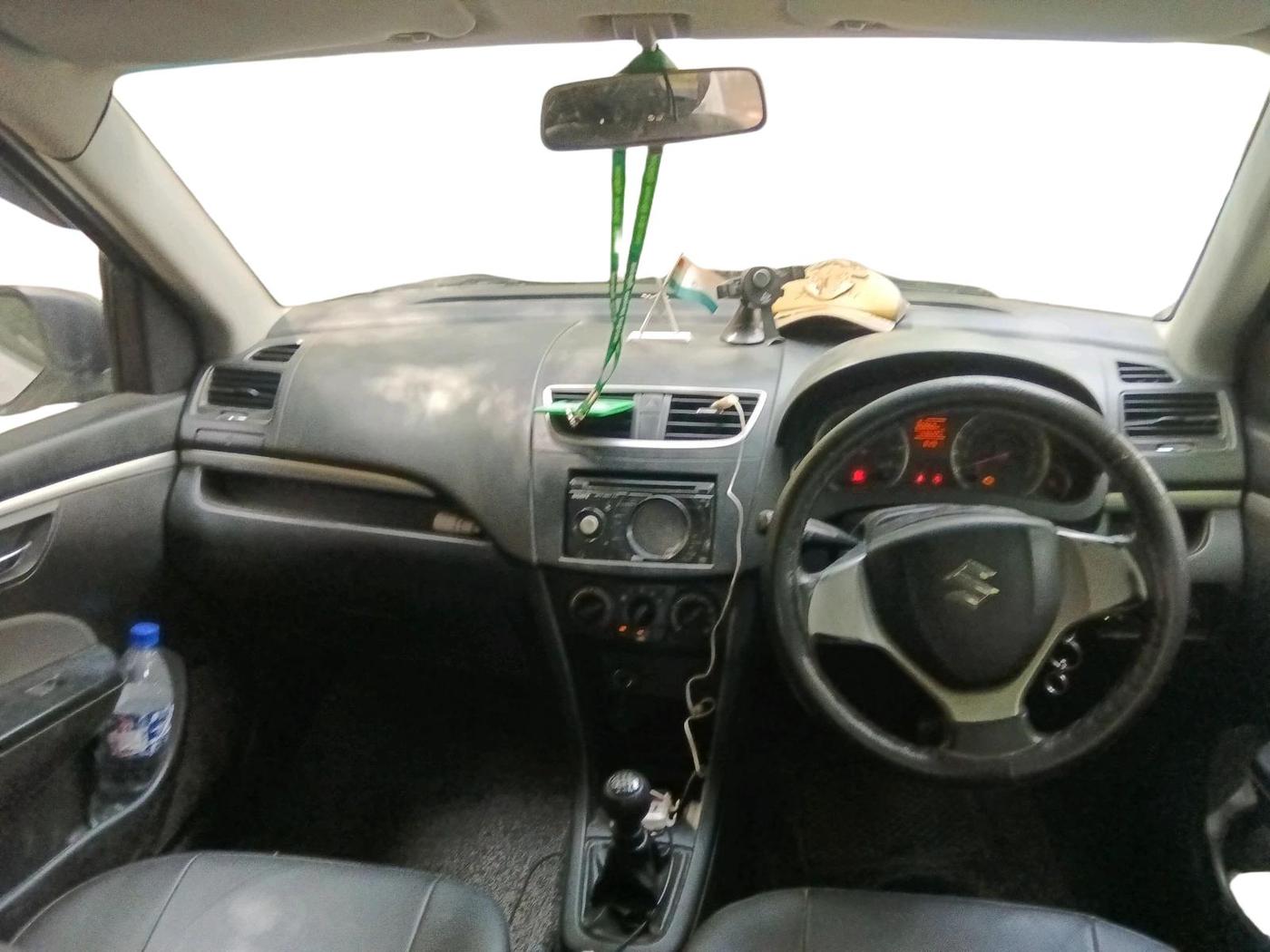 2012 Maruti Swift VXI, CNG, Manual, 1,49,622 km, interior