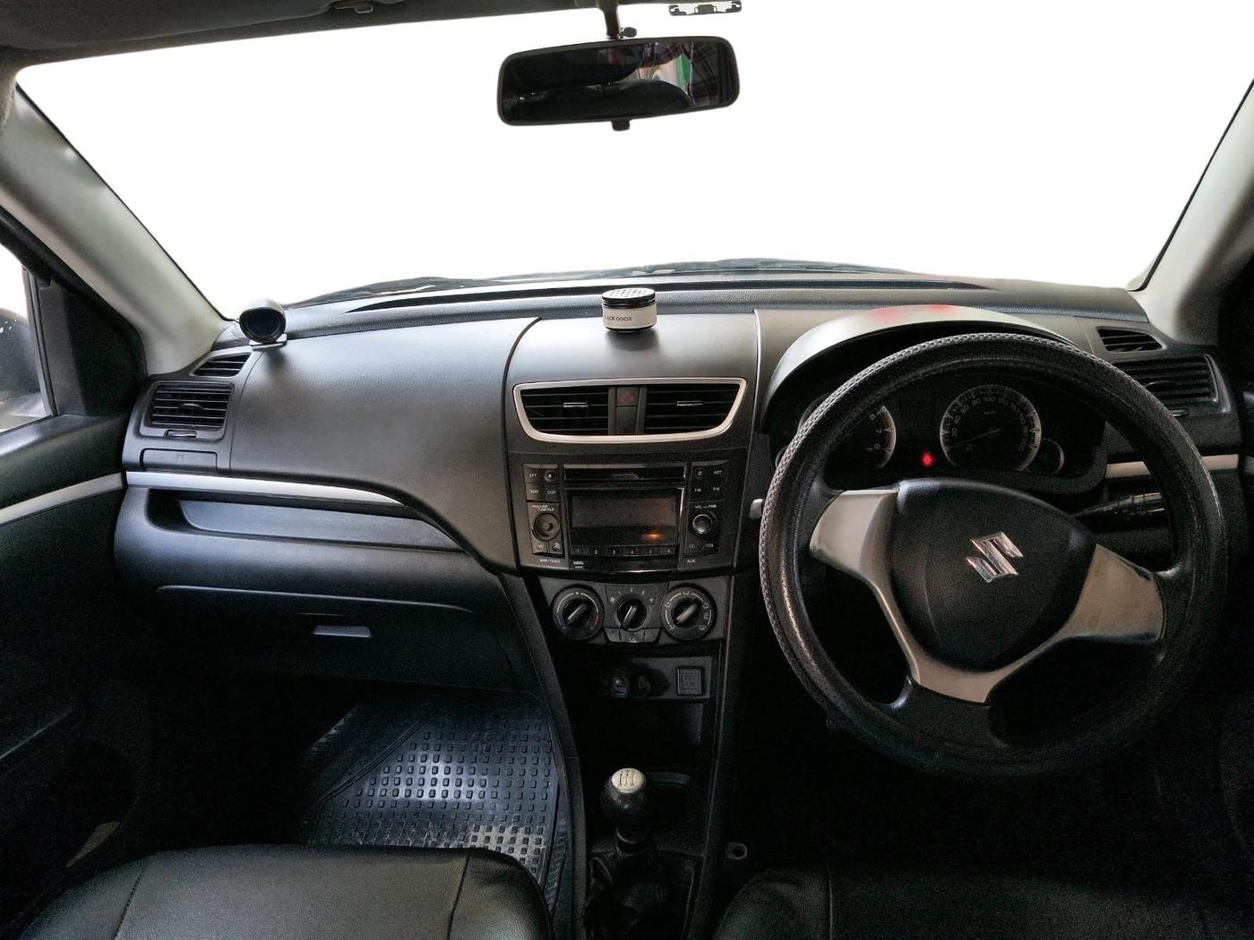 2015 Maruti Swift VXI, Petrol, Manual, 85,263 km, interior
