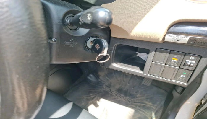 2018 Maruti Wagon R 1.0 VXI, Petrol, Manual, 40,829 km, interior