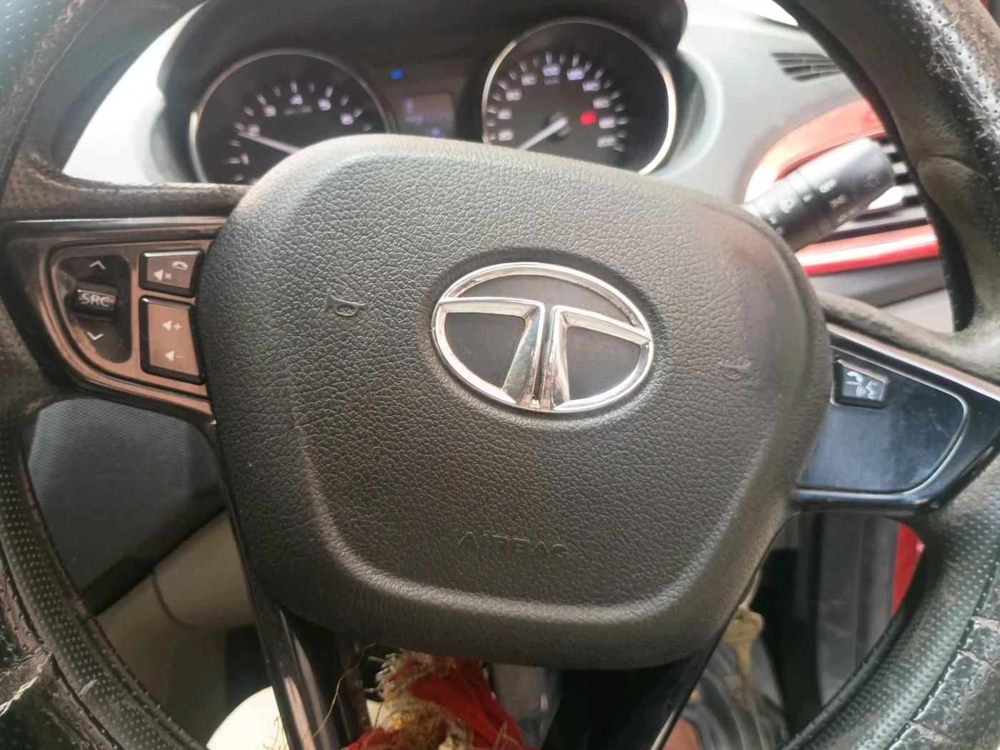 2018 Tata Tiago XZ PETROL, Petrol, Manual, 2,11,771 km, interior