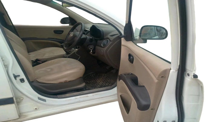 2011 Hyundai i10 ERA 1.1, Petrol, Manual, 82,922 km, interior