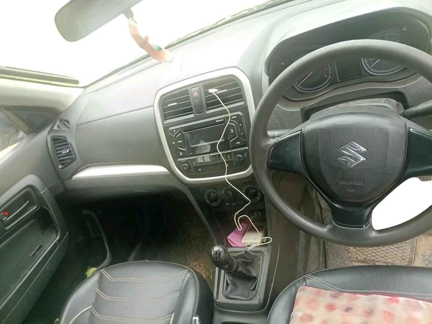 2021 Maruti Vitara Brezza LXI, Petrol, Manual, 62,175 km, interior