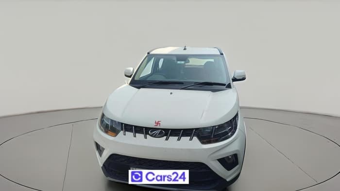 2018 Mahindra KUV 100 NXT K8 P 6 STR, Petrol, Manual, 32,683 km, exterior