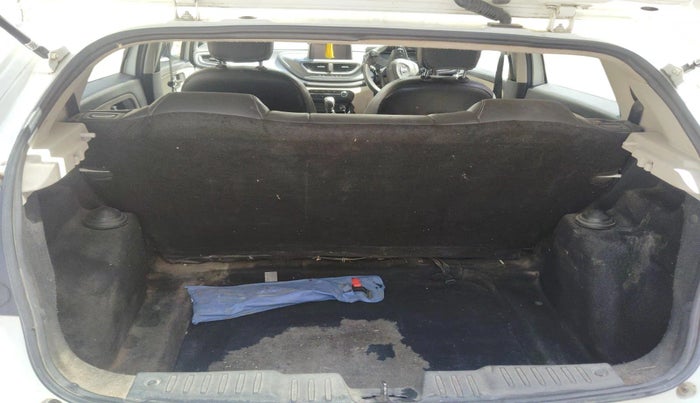 2021 Tata ALTROZ XT PETROL, Petrol, Manual, 83,241 km, exterior