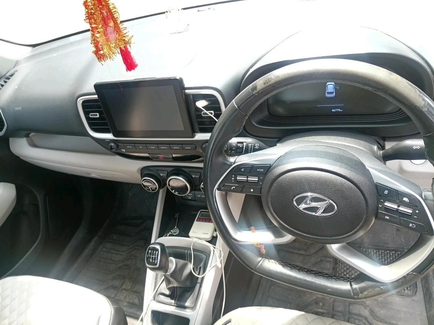 2024 Hyundai VENUE SX 1.5 CRDI, Diesel, Manual, 46,779 km, interior