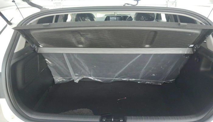 2025 Hyundai NEW I20 ASTA 1.2 MT, Petrol, Manual, 15,428 km, exterior