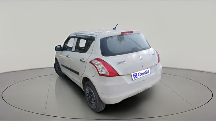 2017 Maruti Swift LXI (O), CNG, Manual, 92,756 km, exterior