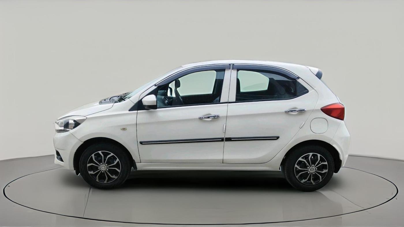 2017 Tata Tiago XT PETROL, Petrol, Manual, 85,574 km, exterior