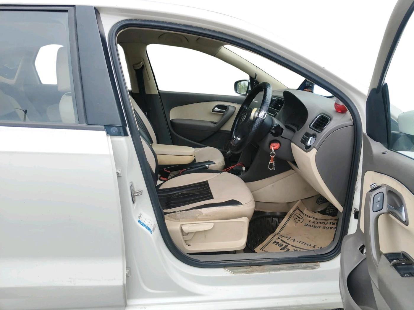2011 Volkswagen Vento HIGHLINE DIESEL 1.6, Diesel, Manual, 1,23,770 km, interior