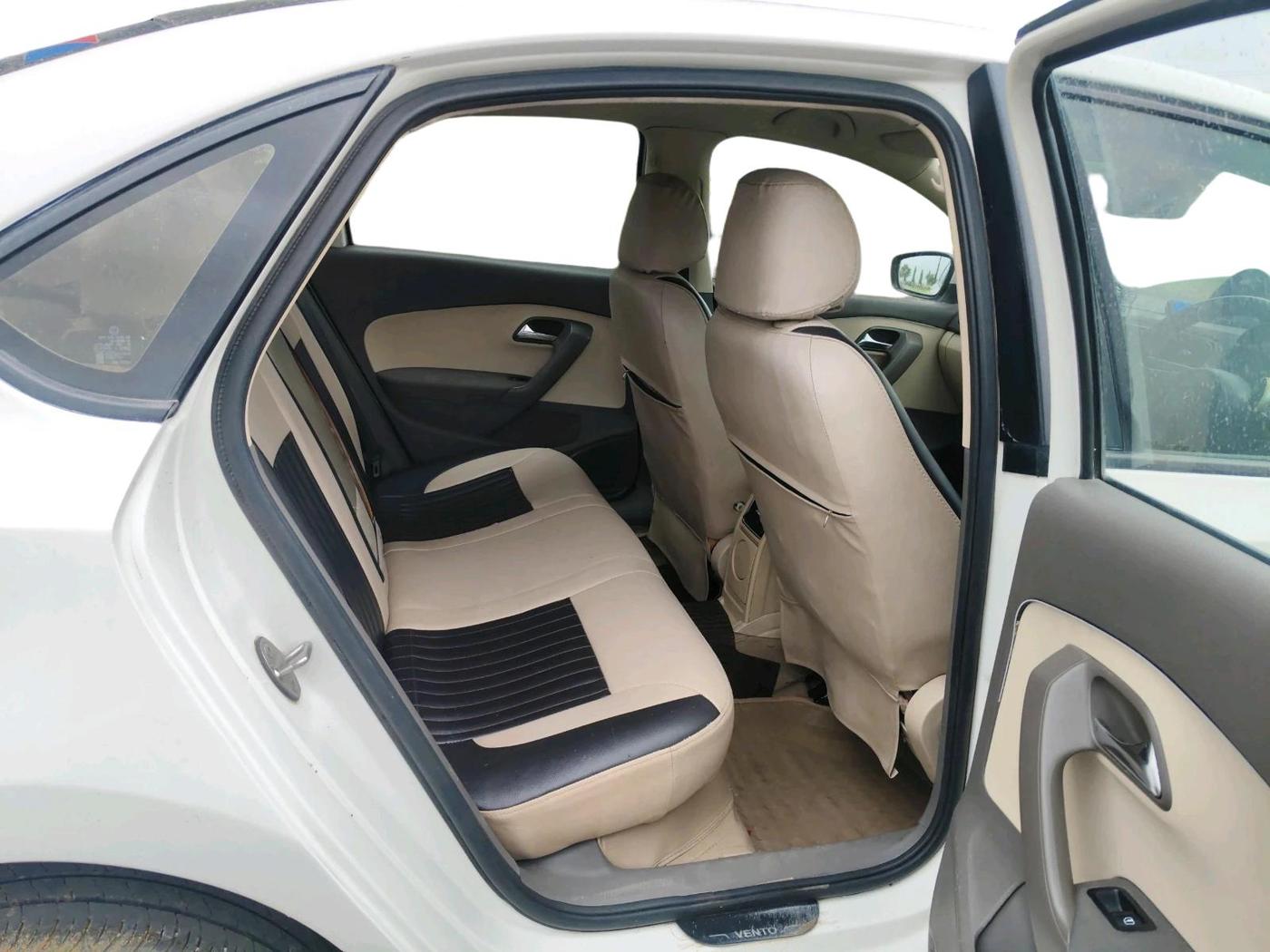 2011 Volkswagen Vento HIGHLINE DIESEL 1.6, Diesel, Manual, 1,23,770 km, interior