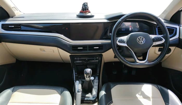 2025 Volkswagen VIRTUS Highline Plus 1.0 TSI MT, Petrol, Manual, 15,121 km, interior