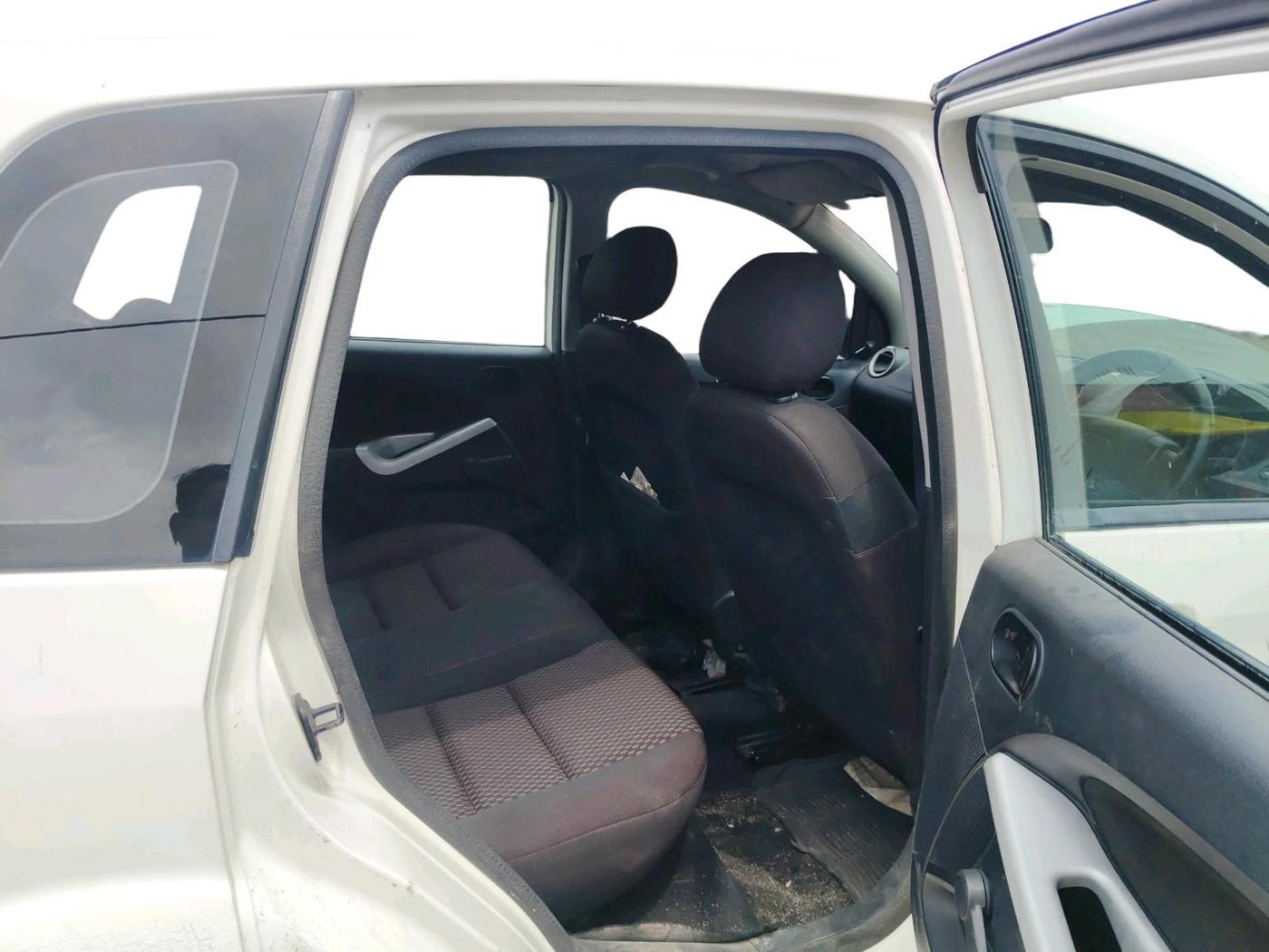 2011 Ford Figo ZXI 1.4 DIESEL, Diesel, Manual, 1,74,421 km, interior