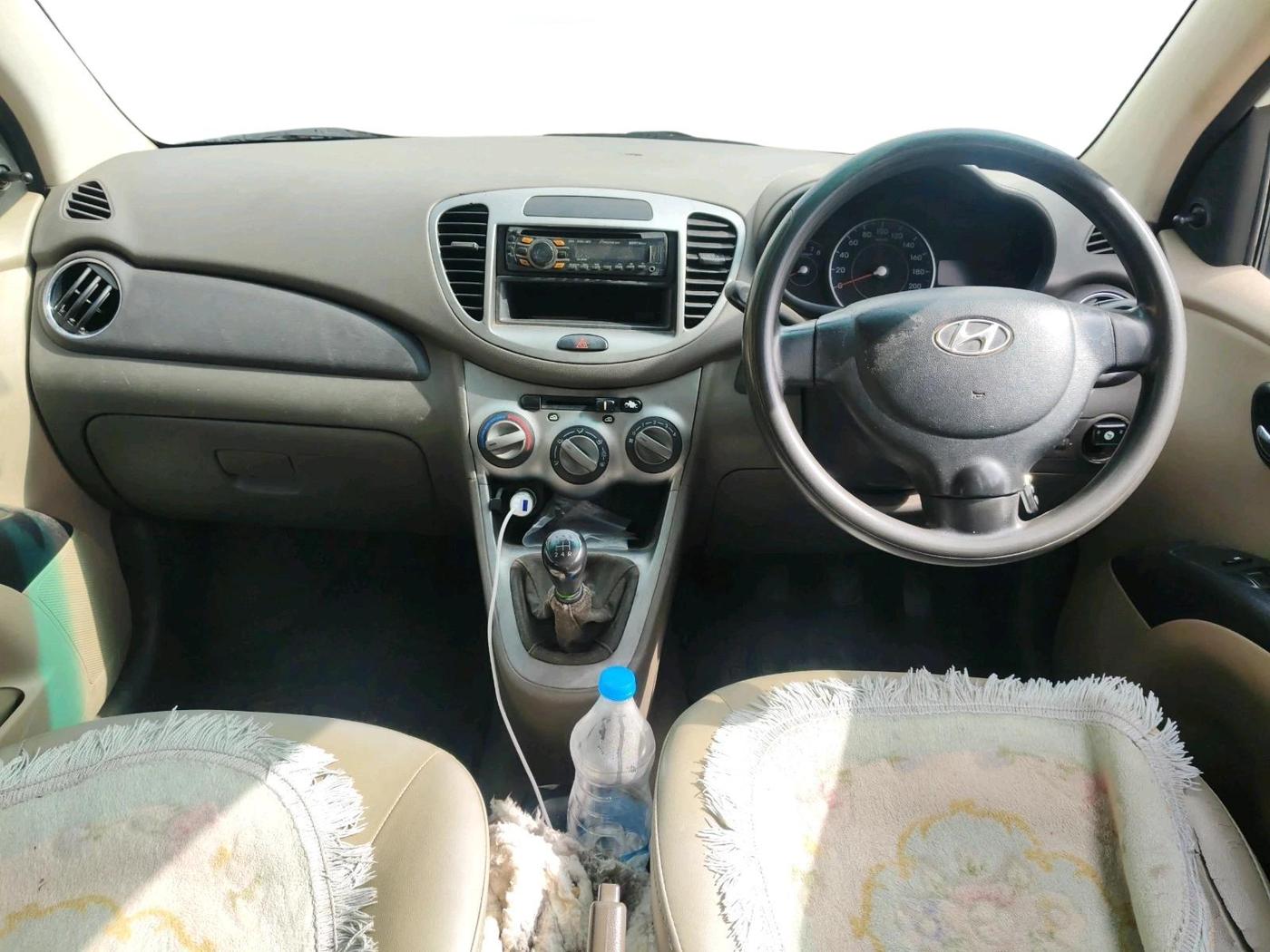 2011 Hyundai i10 MAGNA 1.1, CNG, Manual, 1,18,643 km, interior