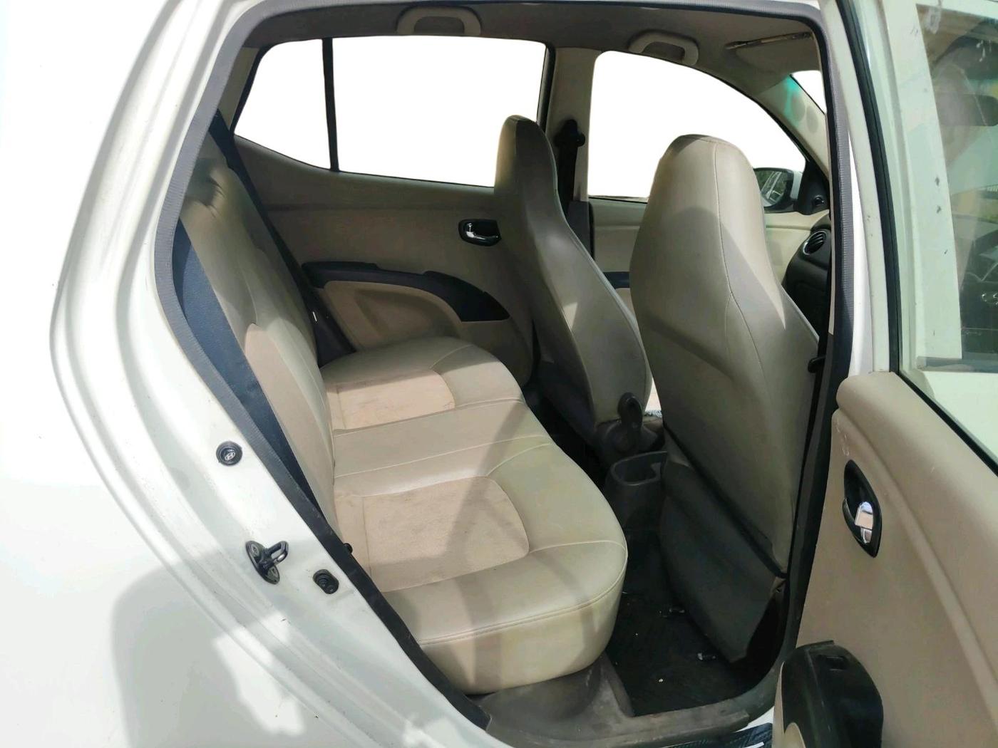 2011 Hyundai i10 MAGNA 1.1, CNG, Manual, 1,18,643 km, interior
