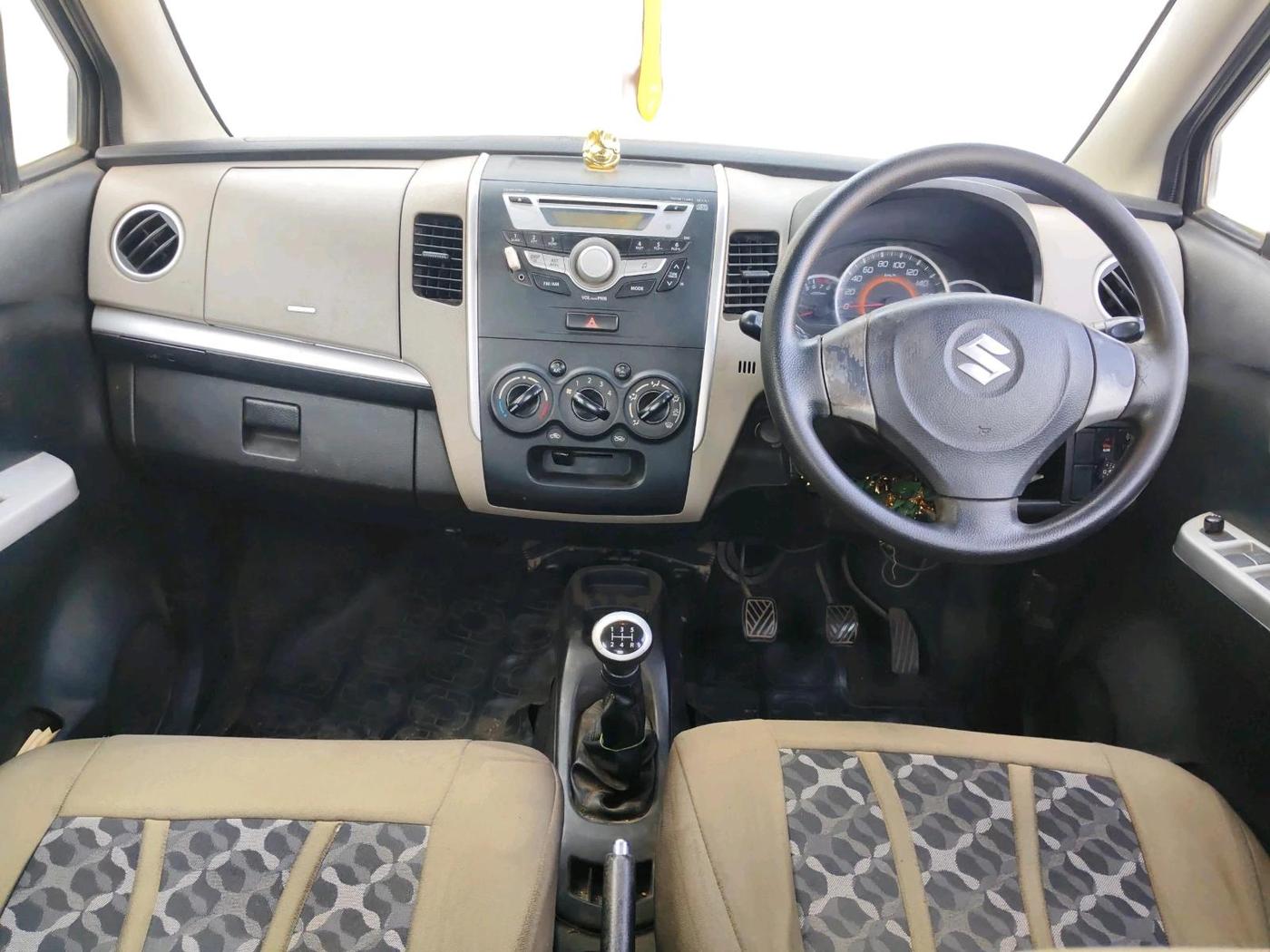 2015 Maruti Wagon R 1.0 VXI, CNG, Manual, 2,01,146 km, interior
