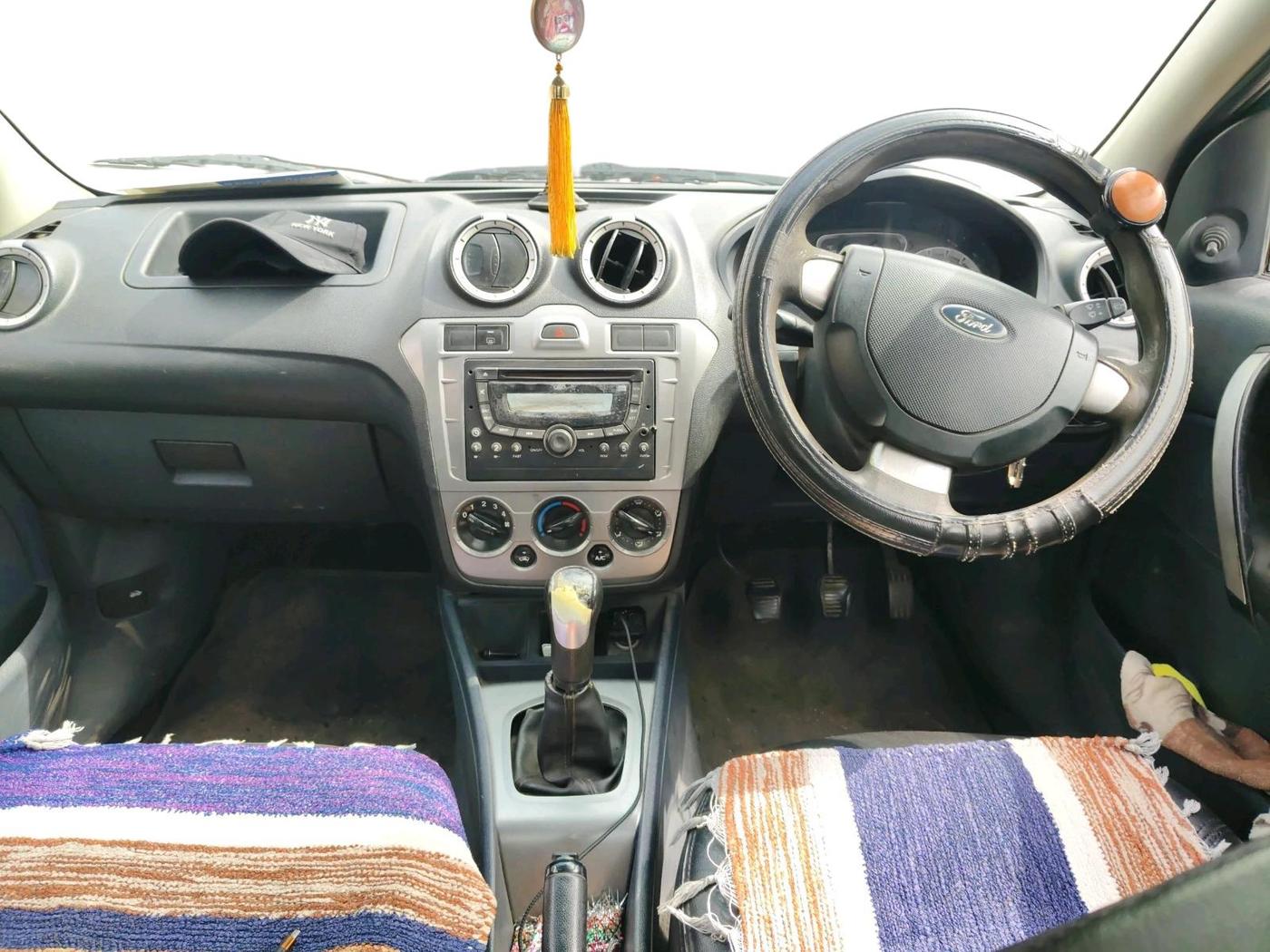 2011 Ford Fiesta EXI 1.4 DIESEL, Diesel, Manual, 1,64,071 km, interior