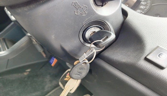 2011 Maruti Swift Dzire LXI, CNG, Manual, 71,570 km, interior