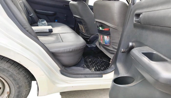 2011 Maruti Swift Dzire LXI, CNG, Manual, 71,570 km, interior