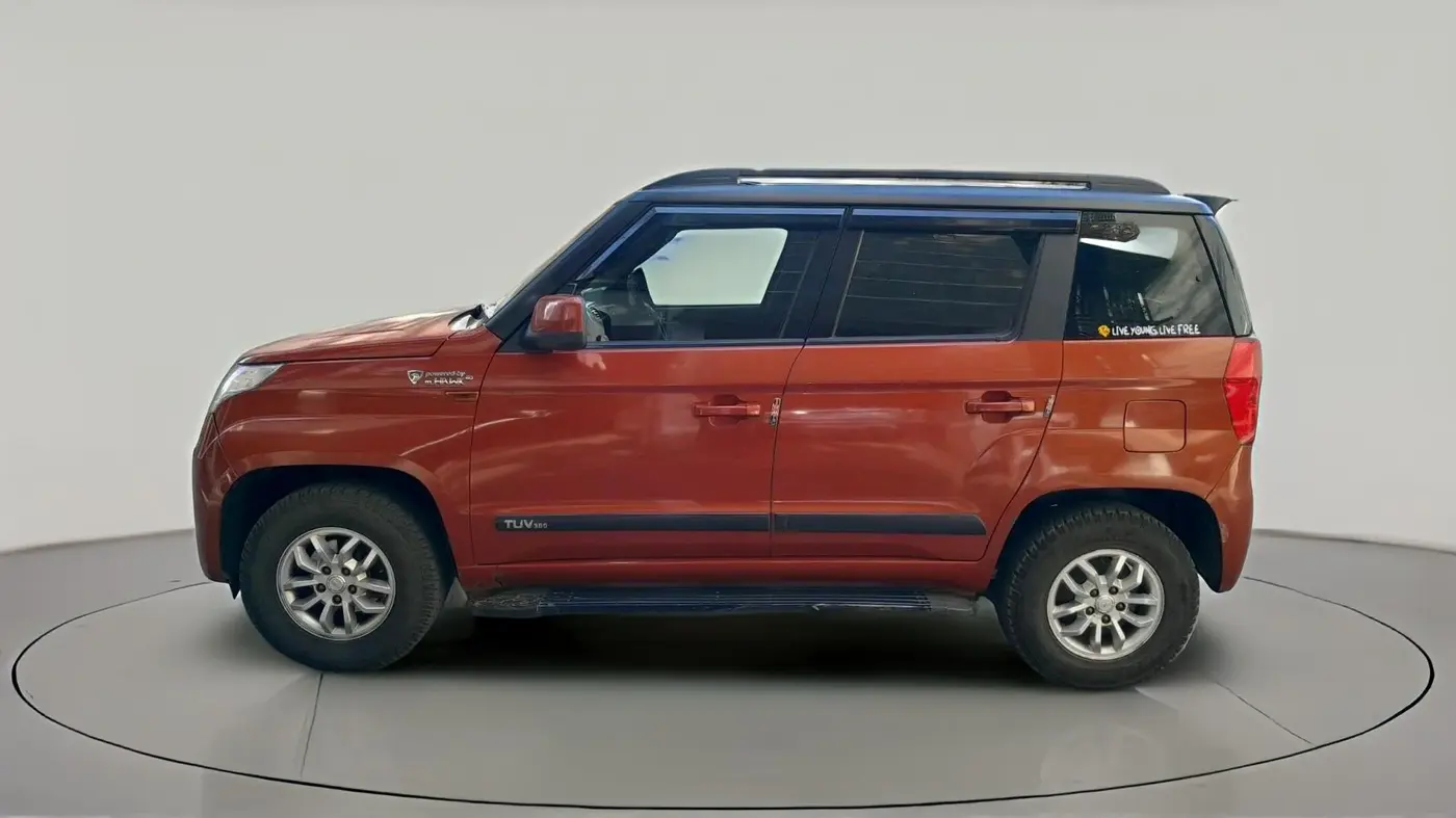 2016 Mahindra TUV300 T8, Diesel, Manual, 1,28,969 km, exterior