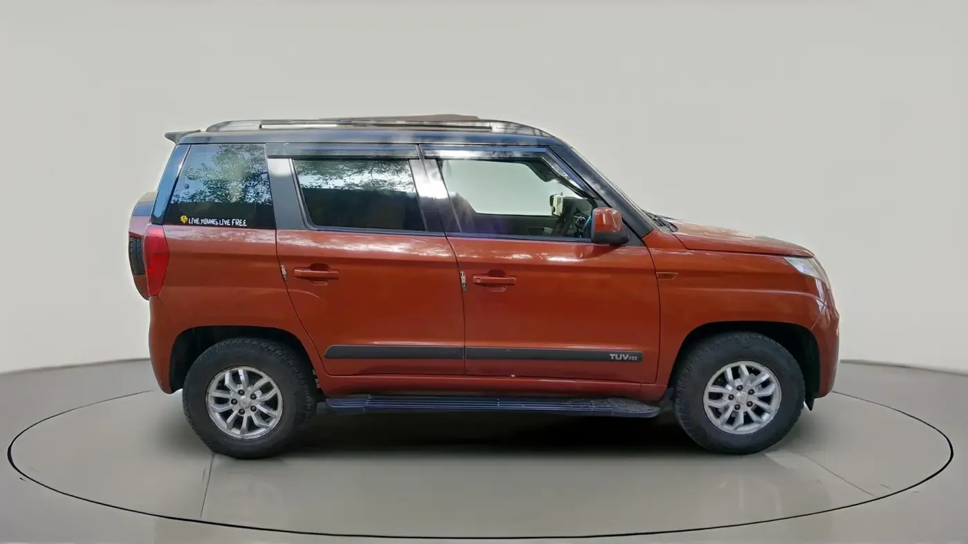 2016 Mahindra TUV300 T8, Diesel, Manual, 1,28,969 km, exterior
