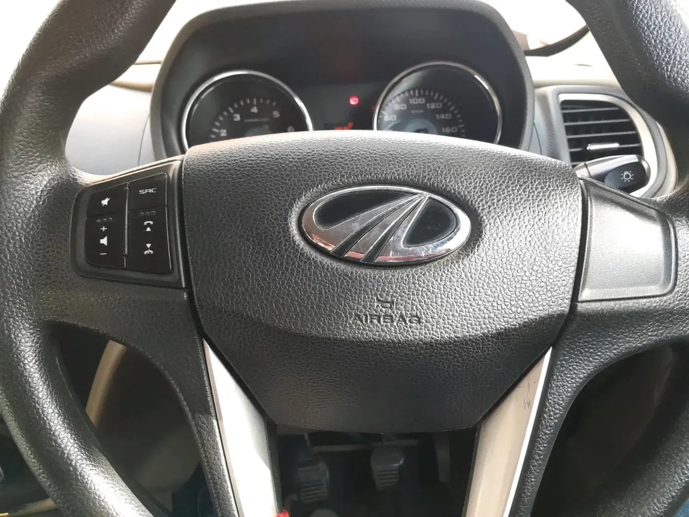 2016 Mahindra TUV300 T8, Diesel, Manual, 1,28,969 km, interior