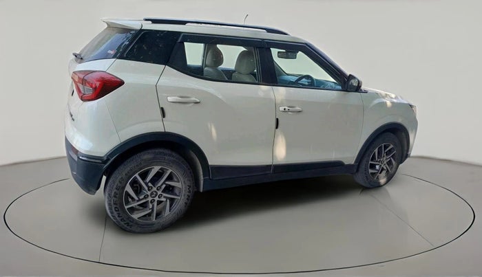 2023 Mahindra XUV300 W8 (O) 1.2 PETROL AMT, Petrol, Automatic, 24,476 km, exterior