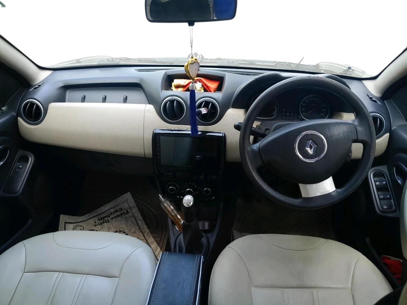 2013 Renault Duster 85 PS RXL DIESEL, Diesel, Manual, 1,31,983 km, interior