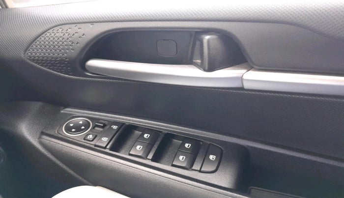 2025 KIA SONET HTK (O) 1.5 Diesel MT, Diesel, Manual, 4,676 km, interior